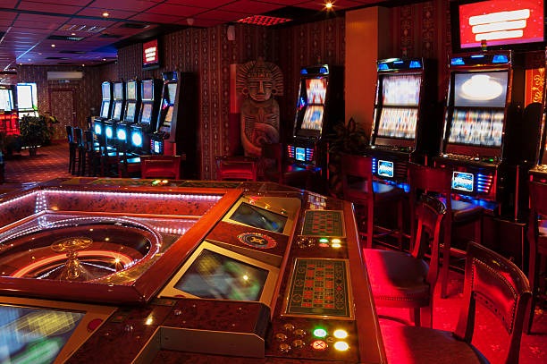 piktoto login mobile app interface showing live casino tables and sportsbook markets